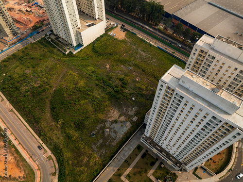 imagens aéreas impressionantes da cidade de Osasco, destacando seus principais pontos e oferecendo uma perspectiva única e ampla para valorizar projetos e promover a beleza urbana. photo