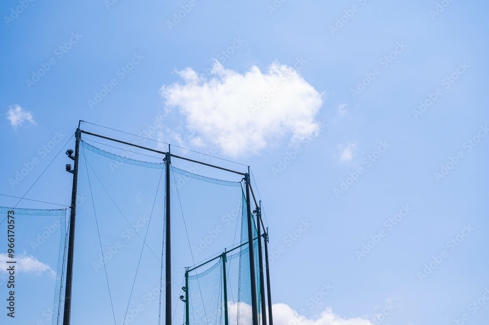 夏空と防球ネット 夏空と防球ネット