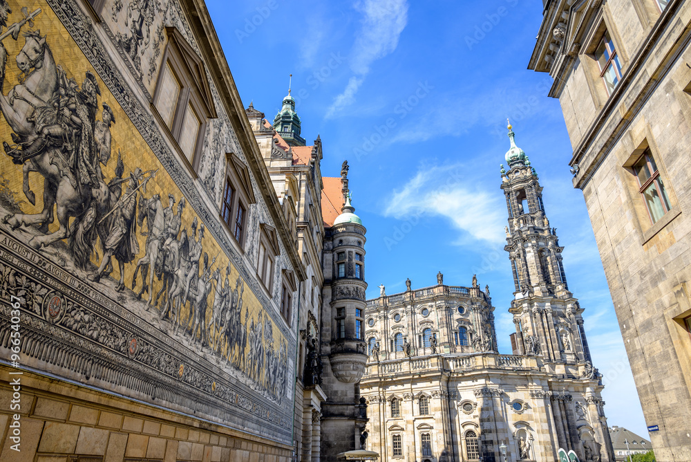 Obraz premium Dresden Furstenzug (Dresden Procession of Princes), mural of rulers of Saxony, in the Augustusstrasse street in Dresden, Germany