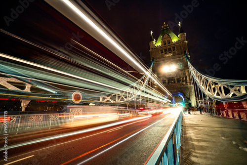 Canvas Print Tower Bridge and traffic light at twilight in London