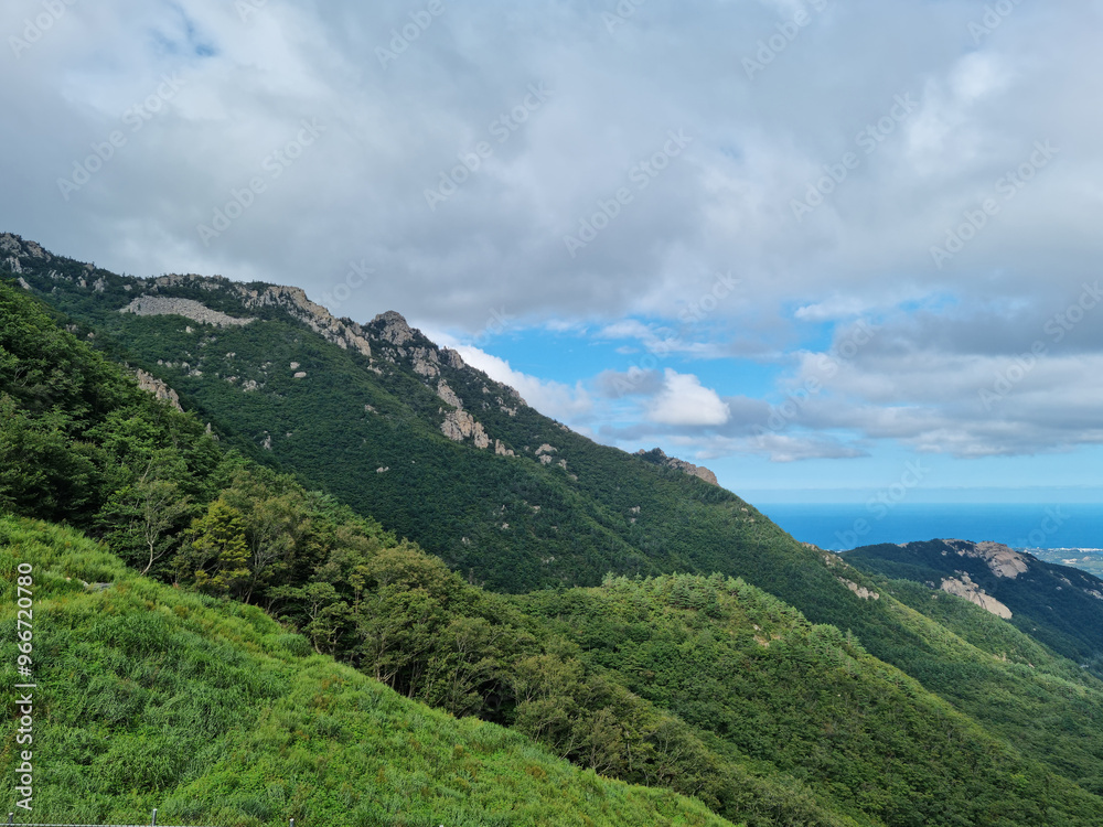 Fototapeta premium This is the scenery of Seorak Mountain, South Korea.