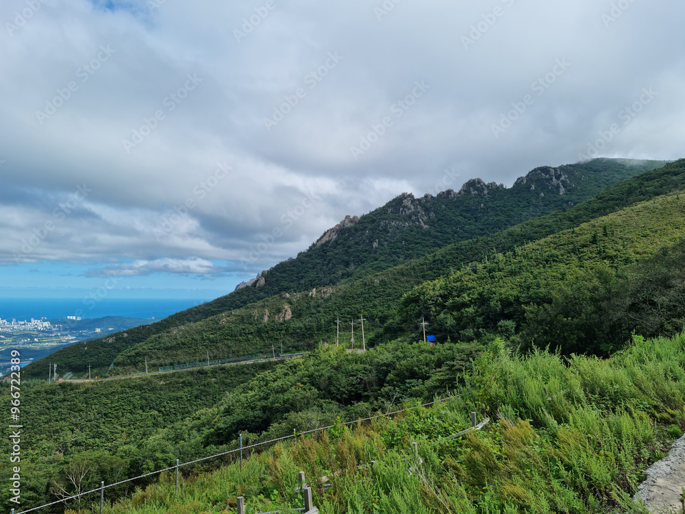 This is the scenery of Seorak Mountain, South Korea. This is the scenery of Seorak Mountain, South Korea.