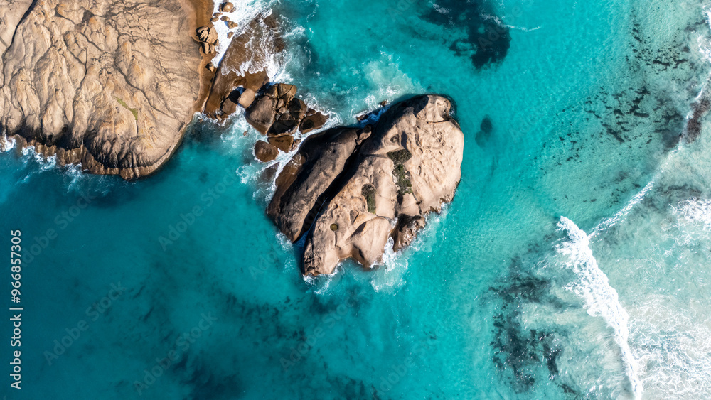 Jumping rock in Esperance, Western Australia Jumping rock in Esperance, Western Australia