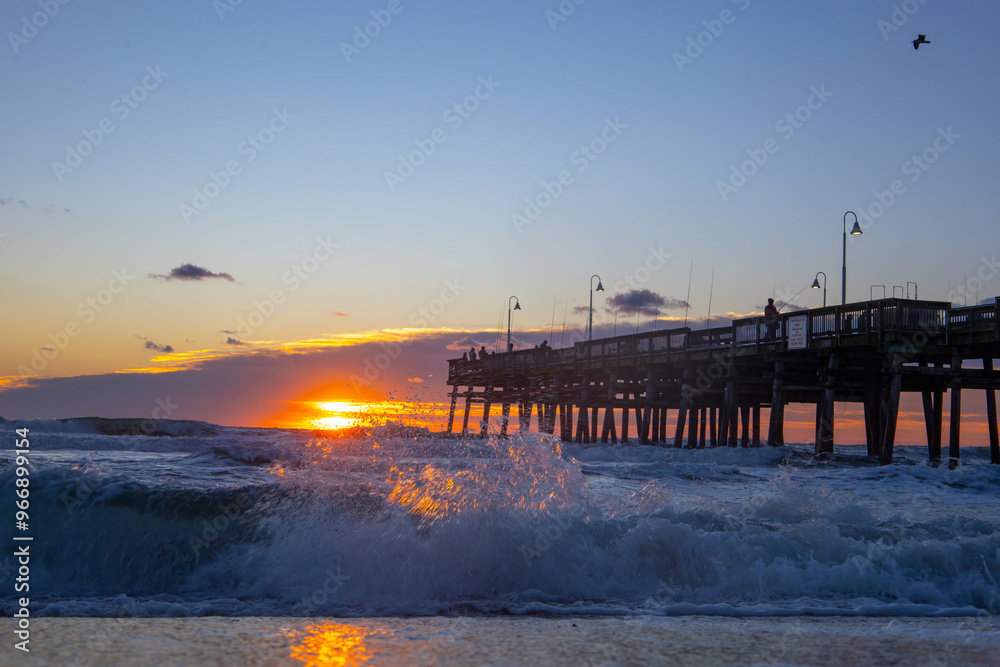 Obraz premium Sunrise at Sandbridge Beach
