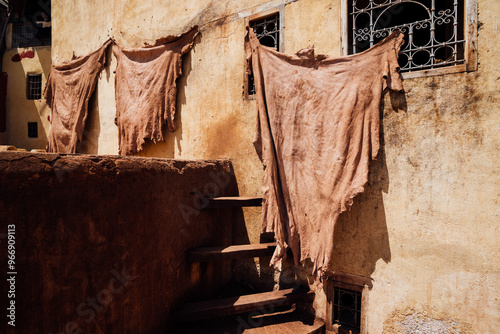 Foto Dried Leathers on Stairs, Chouara Tannery, Fes Morocco