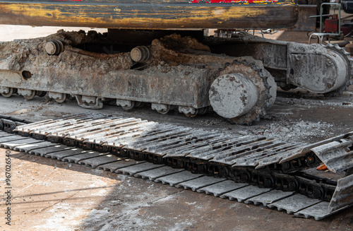 Excavator chain hi-res stock photography and images
