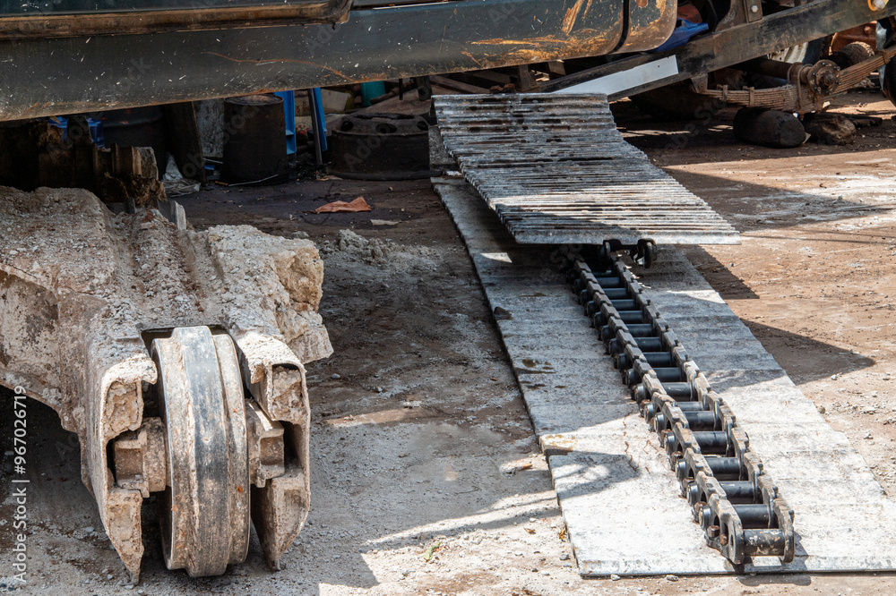 Excavator chain hi-res stock photography and images
Excavator chain hi-res stock photography and images