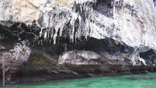 Rochers érodés sur Kho Phi Phi Lay