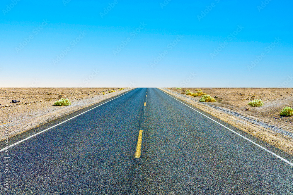 Naklejka premium driving on the Interstate 187 in Death valley