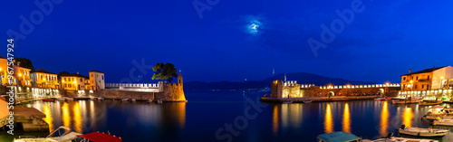 Obraz na płótnie Panorama of famous port in Nafpaktos in Greece during blue hour.
w salonie