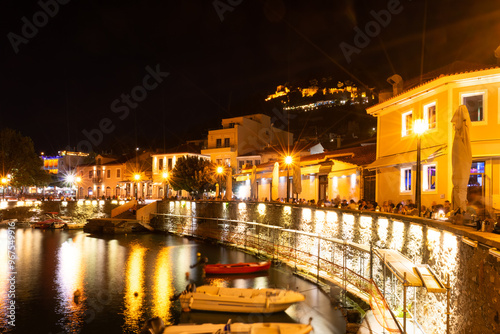 Obraz na płótnie Nafpaktos famous touristic destination at night.
w salonie