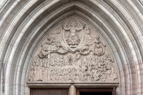 Westportal der Johanneskirche in Saalfeld