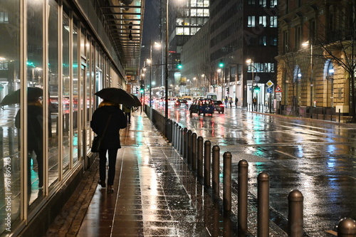 Strasse in Frankfurt. Nachts, Regen photo