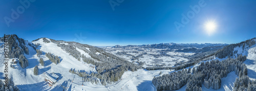 360 Grad Panoramablick auf das winterlich verschneite Oberallgäu rund um Bolsterlang photo