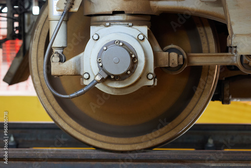 Obraz na płótnie Close up train wheel on track at the station w salonie