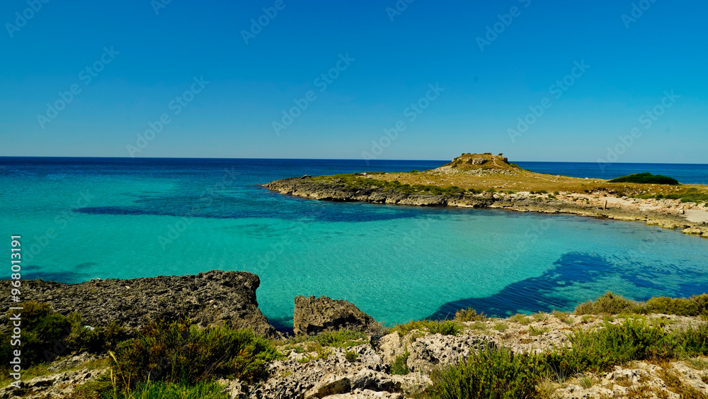 Obraz premium Torre Castiglione, panorama dell'omonima baia dalle acque cristalline, Salento,Lecce,Puglia,Italia