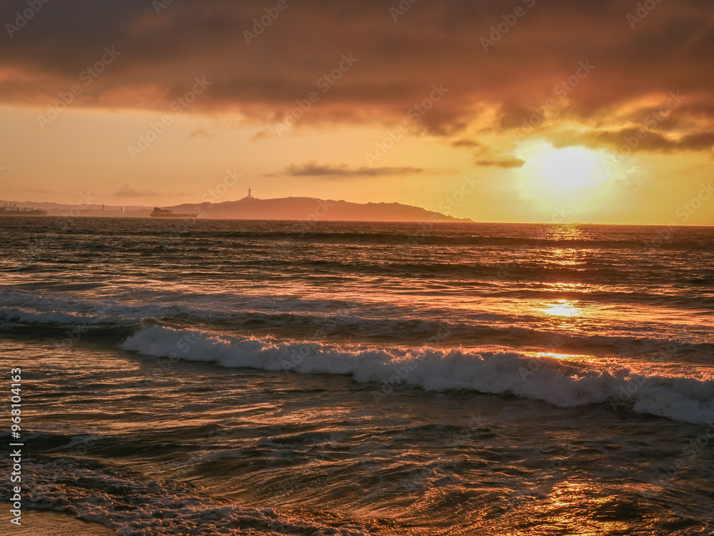 Fototapeta premium Crépuscule sur Coquimbo et La Serena au Chili