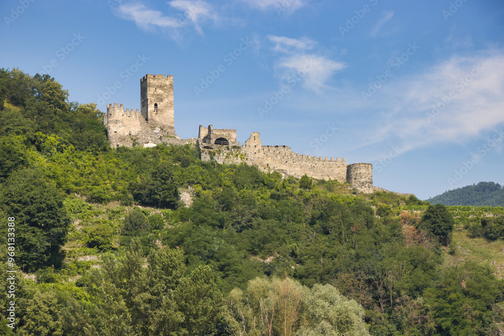Ruine Hinterhaus- Spitz im Herzen der Wachau- Ruine Hinterhaus (Oberhaus) an der Donau Niederösterreich Ruine Hinterhaus- Spitz im Herzen der Wachau- Ruine Hinterhaus (Oberhaus) an der Donau Niederösterreich