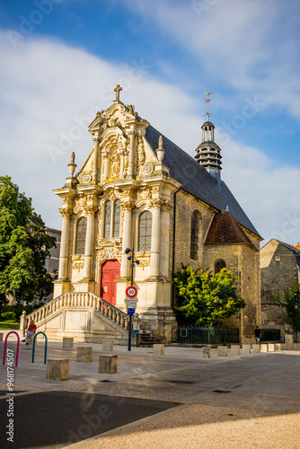 Dans les rues de la ville ville de Nevers