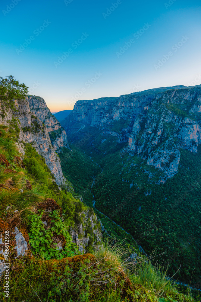Obraz premium Vikos Gorge from the Oxya Viewpoint in the national park in Vikos-Aoos in zagori, northern Greece. Nature landscape