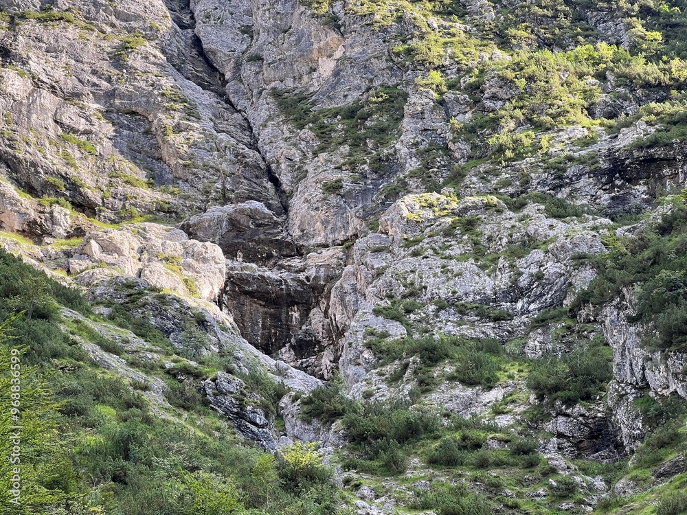 Fratarica canyon or Canyon and Fratarica stream, Log pod Mangartom (Triglav National Park, Slovenia) - Die Schlucht des Baches Fratarica (Nationalpark Triglav, Slowenien) Fratarica canyon or Canyon and Fratarica stream, Log pod Mangartom (Triglav National Park, Slovenia) - Die Schlucht des Baches Fratarica (Nationalpark Triglav, Slowenien)