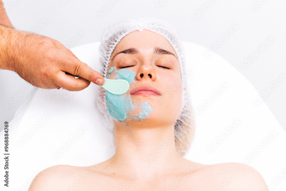 Trendy alginate mask for infusing skin with vitamins and minerals, combating inflammation, and providing deep hydration. Perfect for promotional content on advanced skincare treatments. Trendy alginate mask for infusing skin with vitamins and minerals, combating inflammation, and providing deep hydration. Perfect for promotional content on advanced skincare treatments.