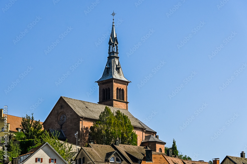Fototapeta premium Laufenburg, Laufenburg Baden, Altstadt, Heilig Geist, Kirche, Laufenbrücke, Rhein, Rheinuferweg, Altstadthäuser, Sommer, Sommertag, Baden-Württemberg, Deutschland