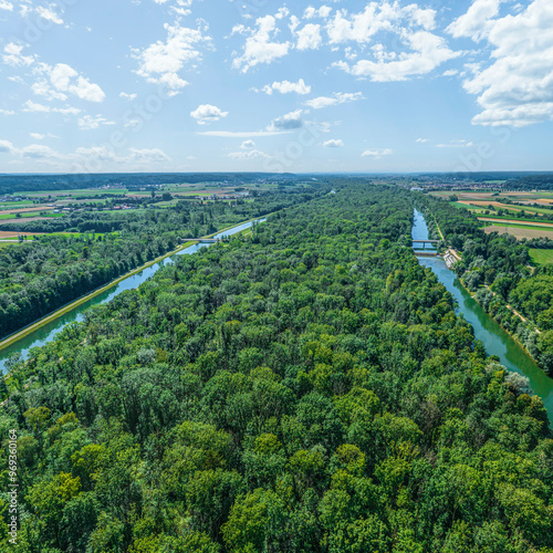 Blick über die waldreiche Landschaft der Iller-Auen zwischen Illertissen und Dietenheim
 photo