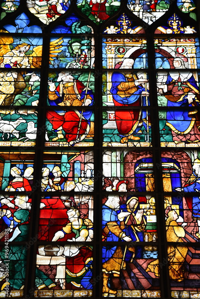 Vitraux de l'église Sainte-Jeanne-d'Arc à Rouen en Normandie. France Vitraux de l'église Sainte-Jeanne-d'Arc à Rouen en Normandie. France