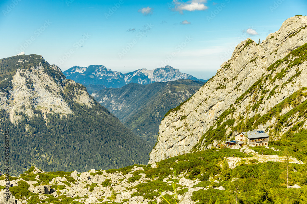 Obraz premium Eine wunderschöne Spätsommer Wanderung durch die Berchtesgadener Alpenlandschaft bis zum Blaueisgletscher - Berchtesgaden - Bayern - Deutschland