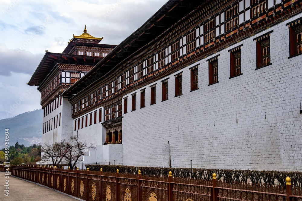 Obraz premium Beautiful Buddhist temple complex inside of the Fortress of the Glorious Religion in Thimphu Bhutan