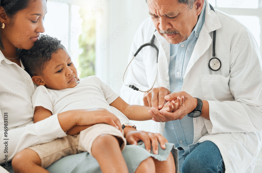 Obraz premium Mother, child and doctor with checkup for pulse, exam or test on health, flu or symptoms at home. Mom, kid or young son with cardiologist for consultation, medical care or visit on heart beat or rate