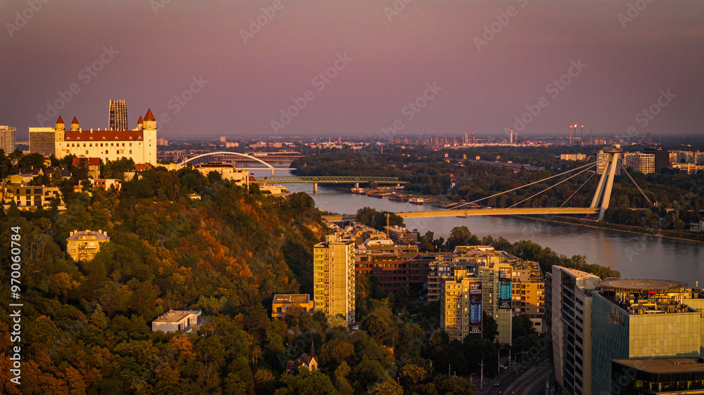 Naklejka premium sunset over the city, Bratislava Casle, Slovakia 