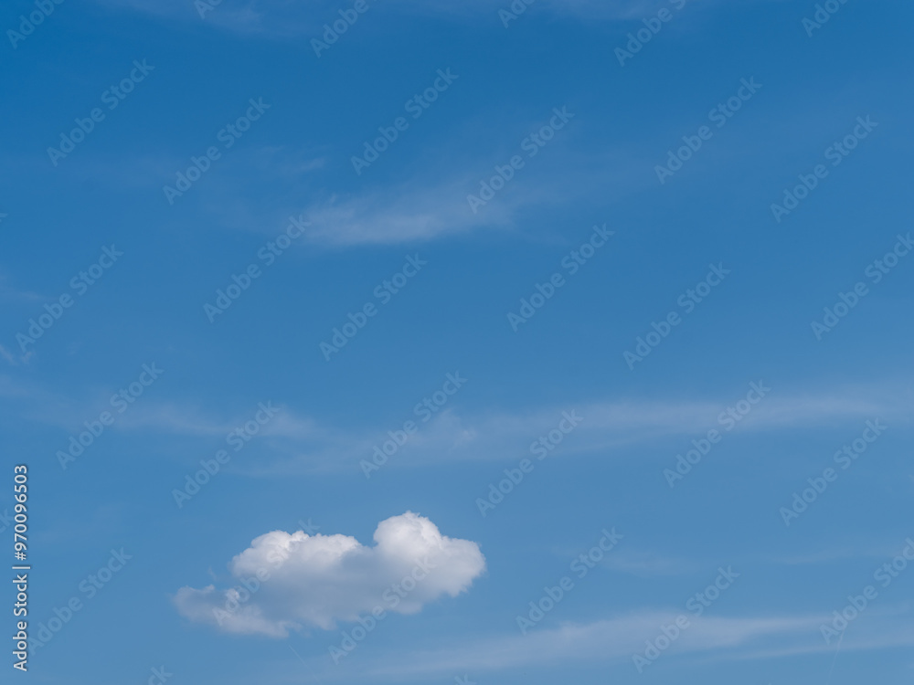 Weiße Wolke mit blauen Himmel Weiße Wolke mit blauen Himmel