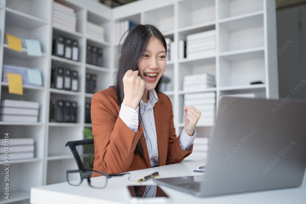 woman happiness plans for financial success by integrating budget and marketing strategies to optimize overall finance management woman happiness plans for financial success by integrating budget and marketing strategies to optimize overall finance management