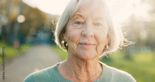 фотографія Senior, woman and smile in portrait outdoor for morning walk, wellness and confidence in retirement