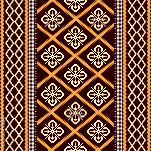 Black and white seamless geometric pattern with floral elements, ideal for vintage-style wallpaper or fabric design