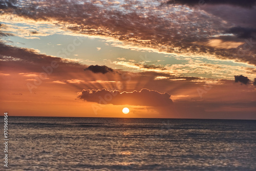 Fototapeta Naklejka Na Ścianę i Meble -  Beautiful sunset over the ocean