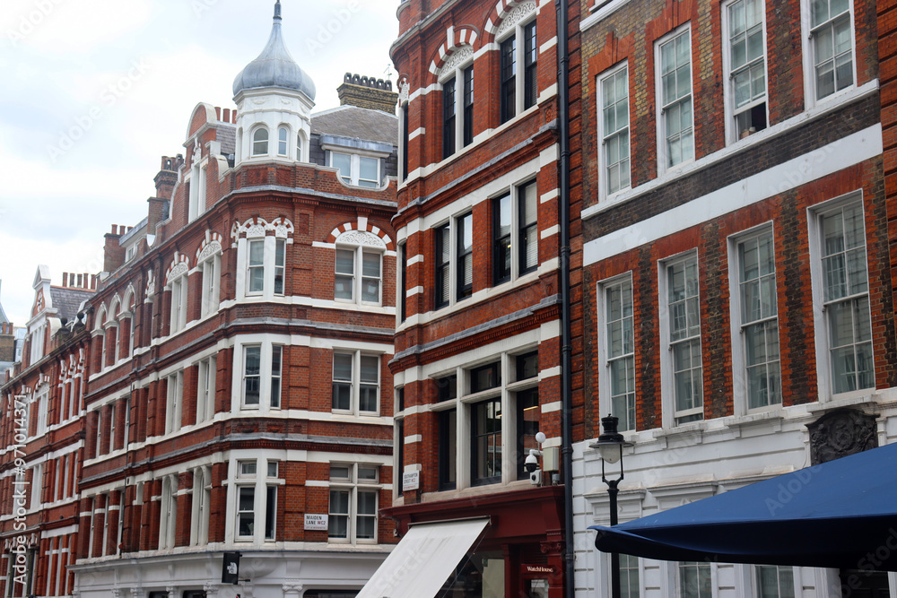 Altbaufassaden im Zentrum von London