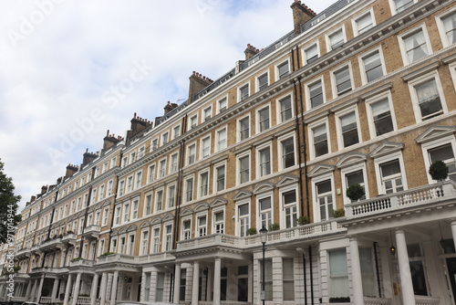 Obraz na płótnie Viktorianische Altbaufassaden in Kensington, London w salonie