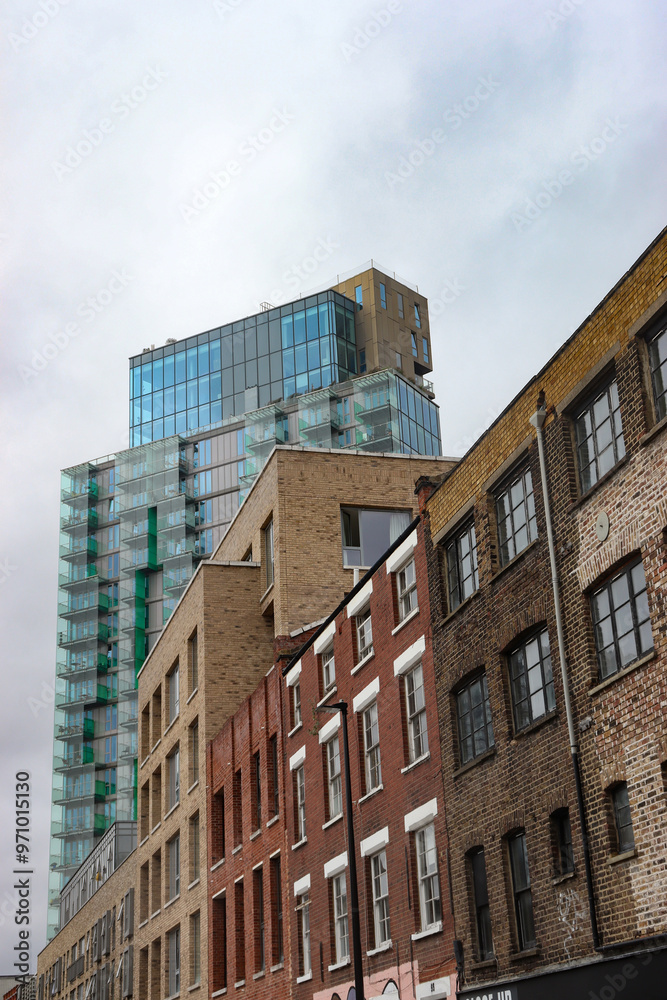 Fassaden von Altbauten im London East End