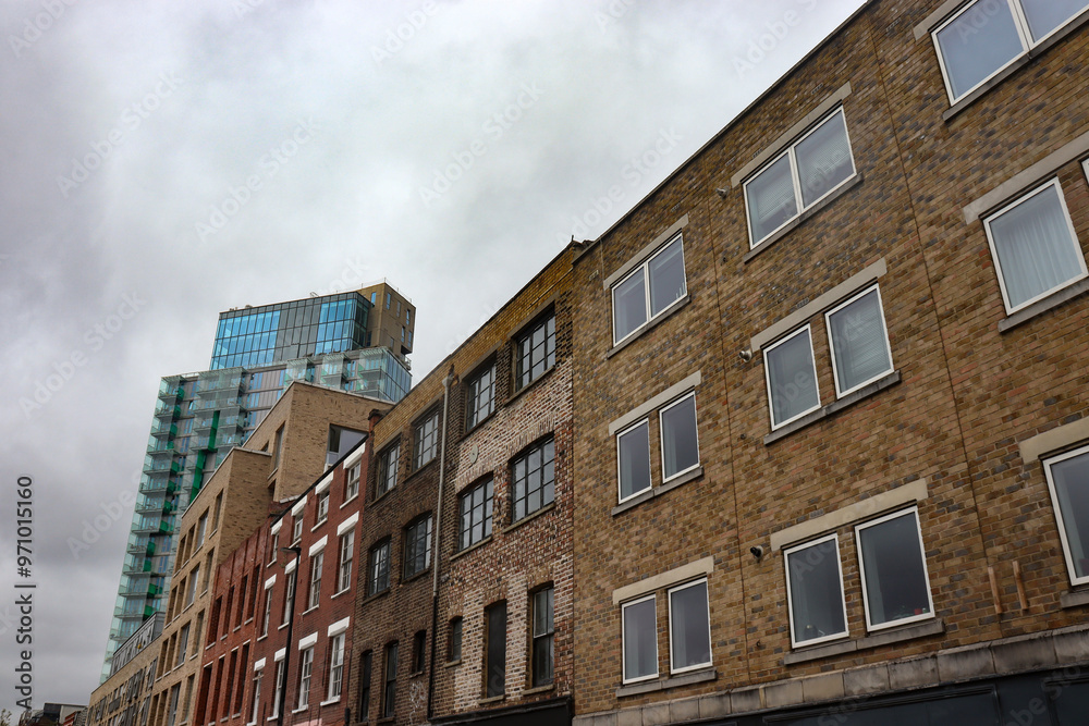 Fototapeta premium Fassaden von Altbauten im London East End