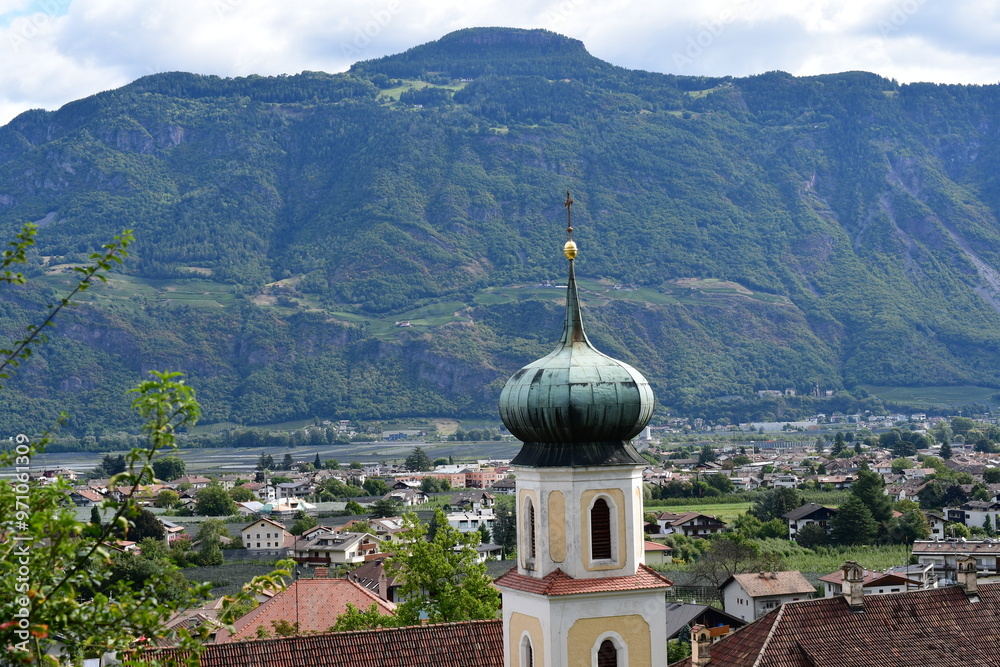 Schöne Landschaft bei Lana in Südtirol