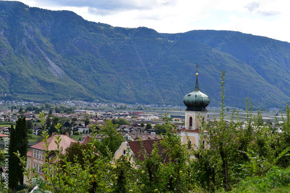 Blick nach Lana in Südtirol