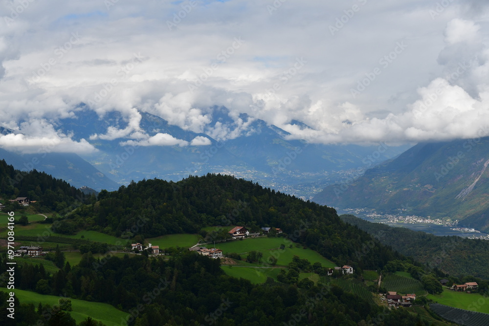 Schöne Landschaft bei Grissian in Südtirol
