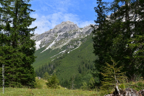 Obraz na płótnie Schöne Landschaft im Stubaital in Tirol w salonie