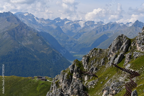 Obraz na płótnie Schöne Landschaft mit Blick auf Gletscher im Stubaital w salonie