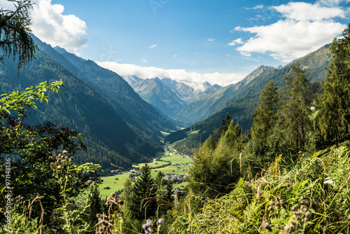 Ausblick ins Stubaital auf den Gletscher, Österreich