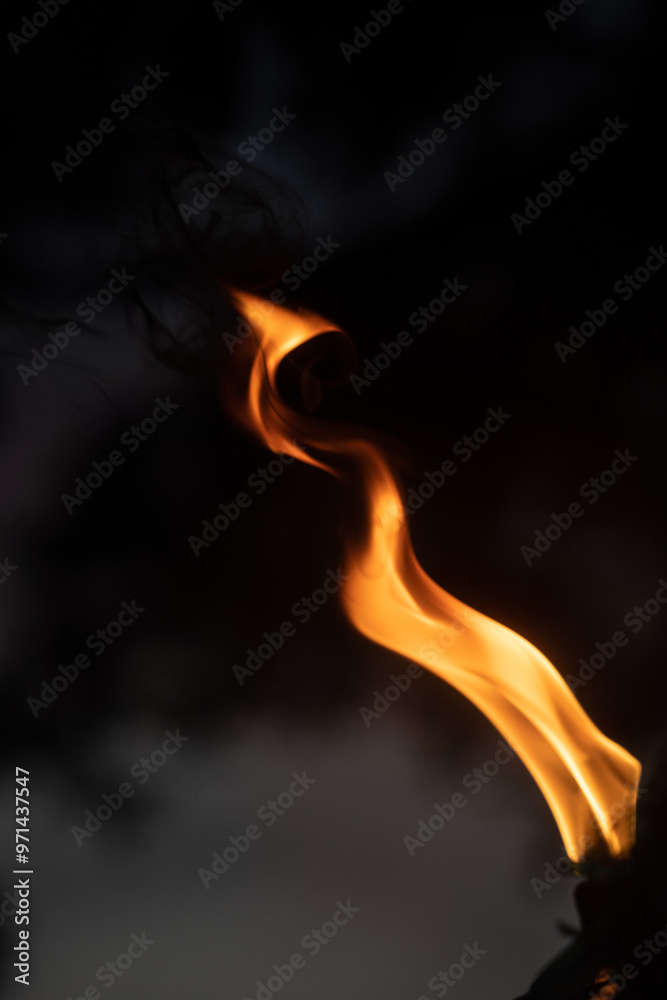 Flamme dans la nuit Flamme dans la nuit