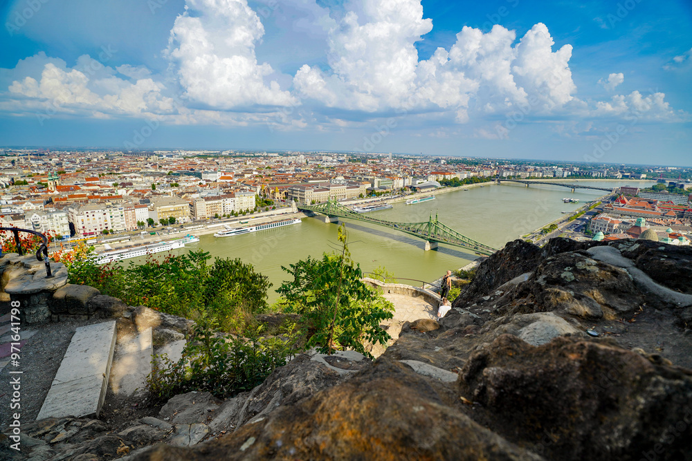 Fototapeta premium panoramic view of Budapest from Gellert Hill, Danube river and bridge